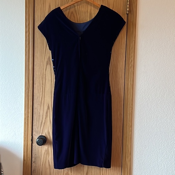 Velvet party dress with cap sleeves, sequins and decorative rose at waist. - Picture 6 of 12